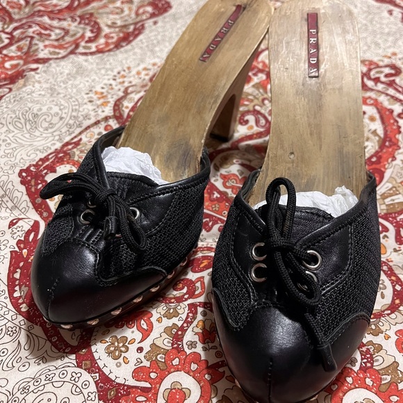 Authentic Prada heels - Picture 2 of 6